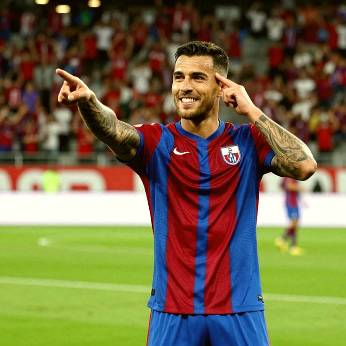 Bẫy pressing thứ hai: khoảng trống tám mét quyết định trận Arsenal – Man City