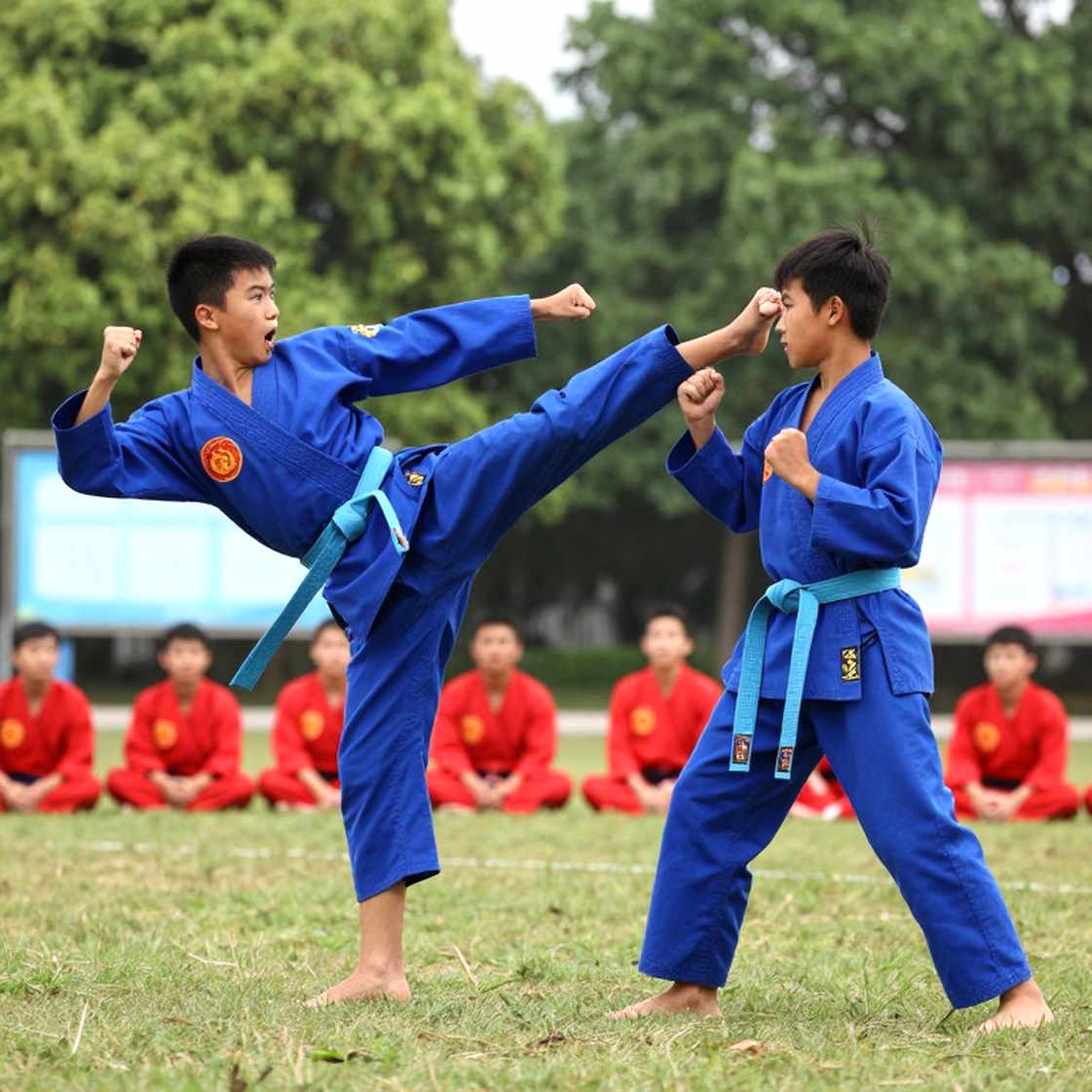 Ba tấm thẻ 48-47 và một cú cắt cân: Chimaev đòi tái đấu, nhưng vấn đề thật nằm ở chỗ khác